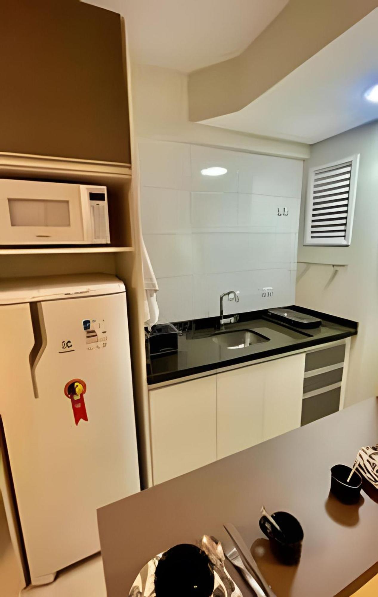 Apartment Amplo E Charmoso - 1 Com Sacada No Centro!
